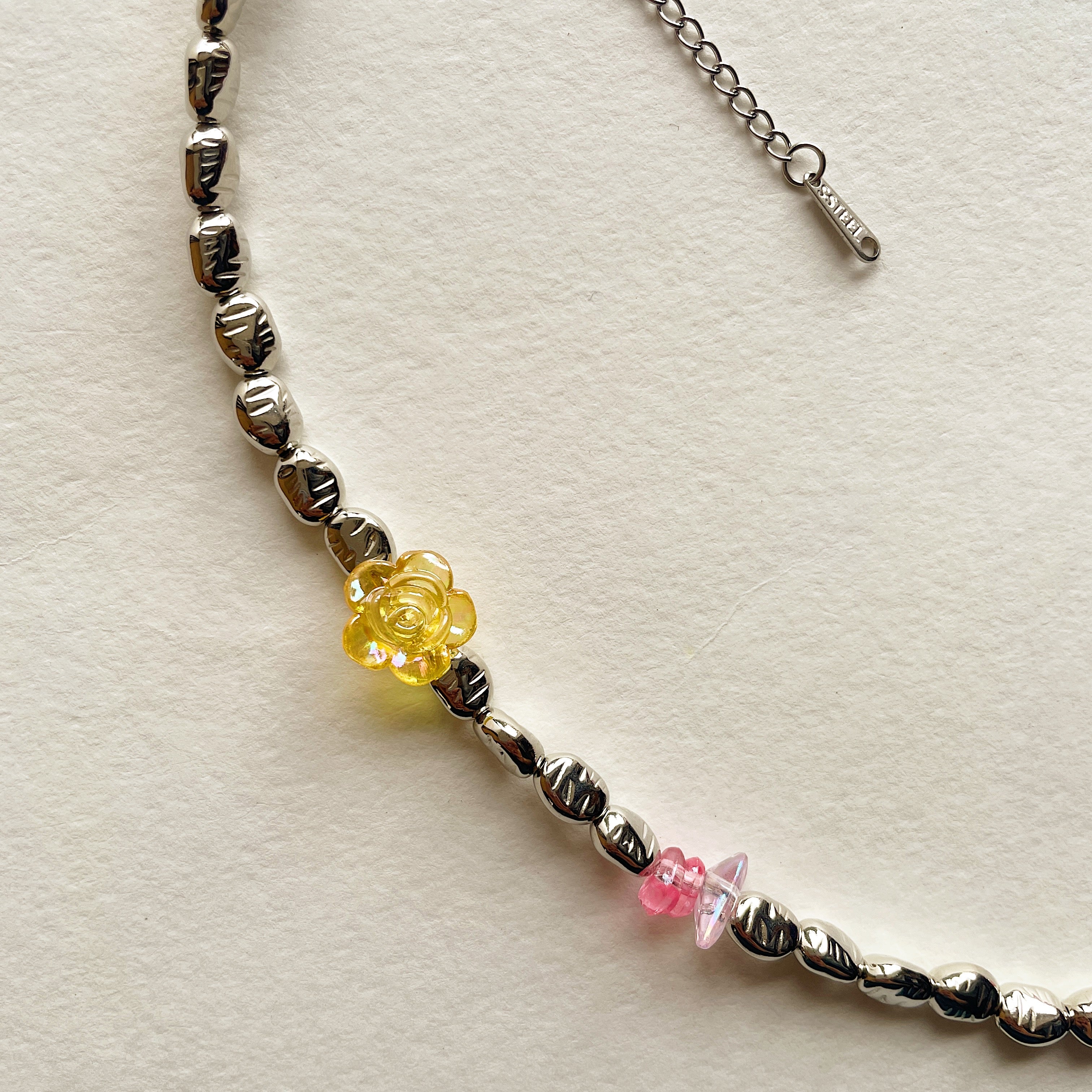 Metallic 🌼 beaded necklace ✨