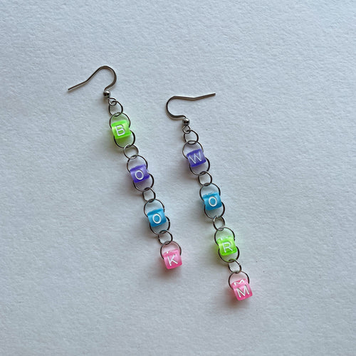 BOOK WORM 🤓 beaded earrings ✨