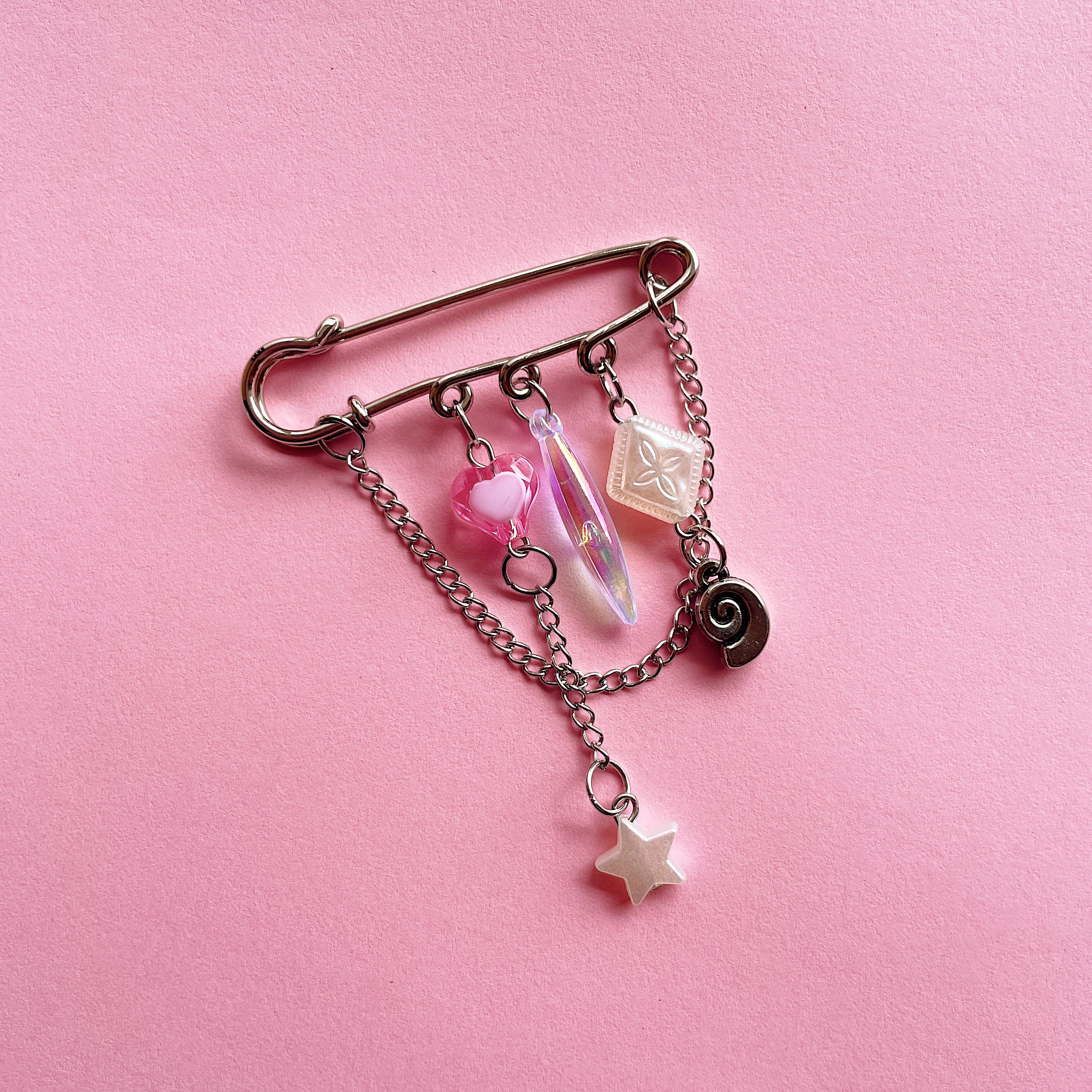 Brooch 01 ✨