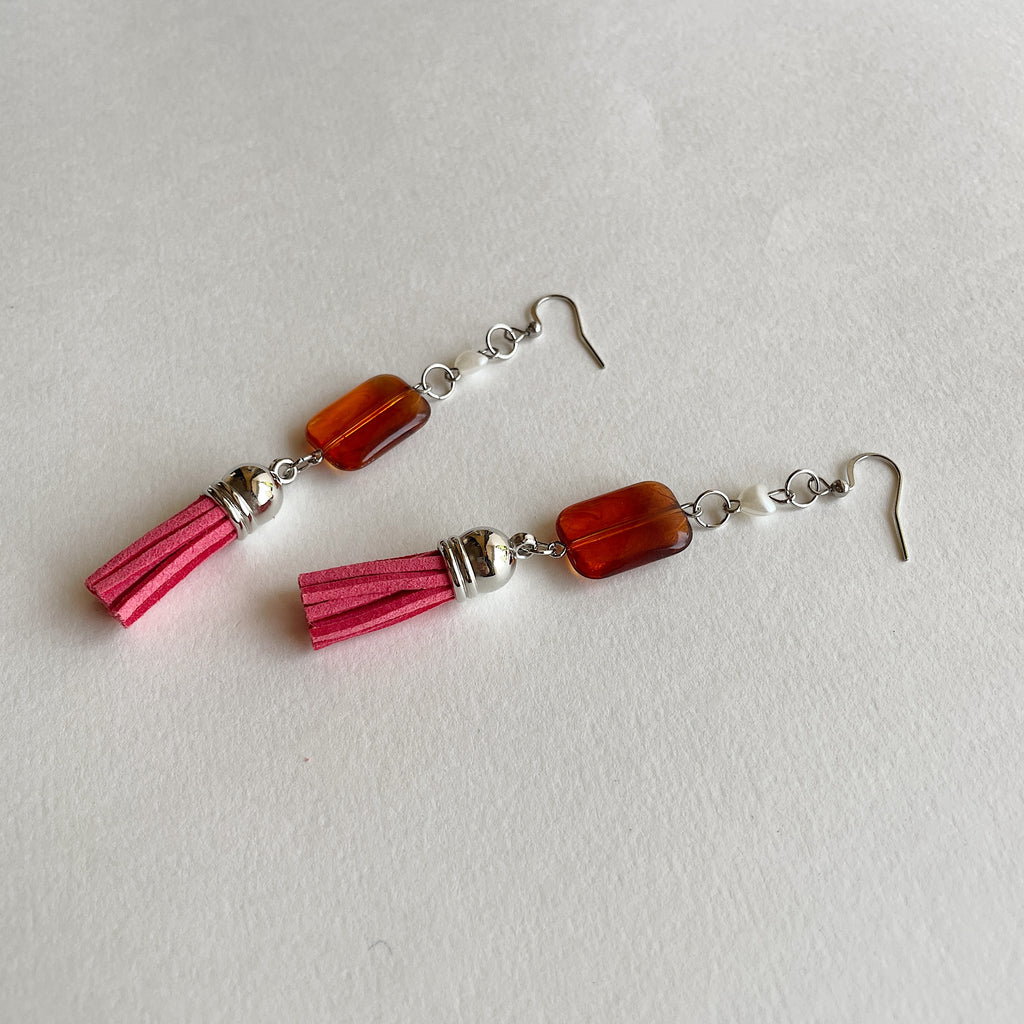 🤍 + caramel + pink tassel earrings ✨