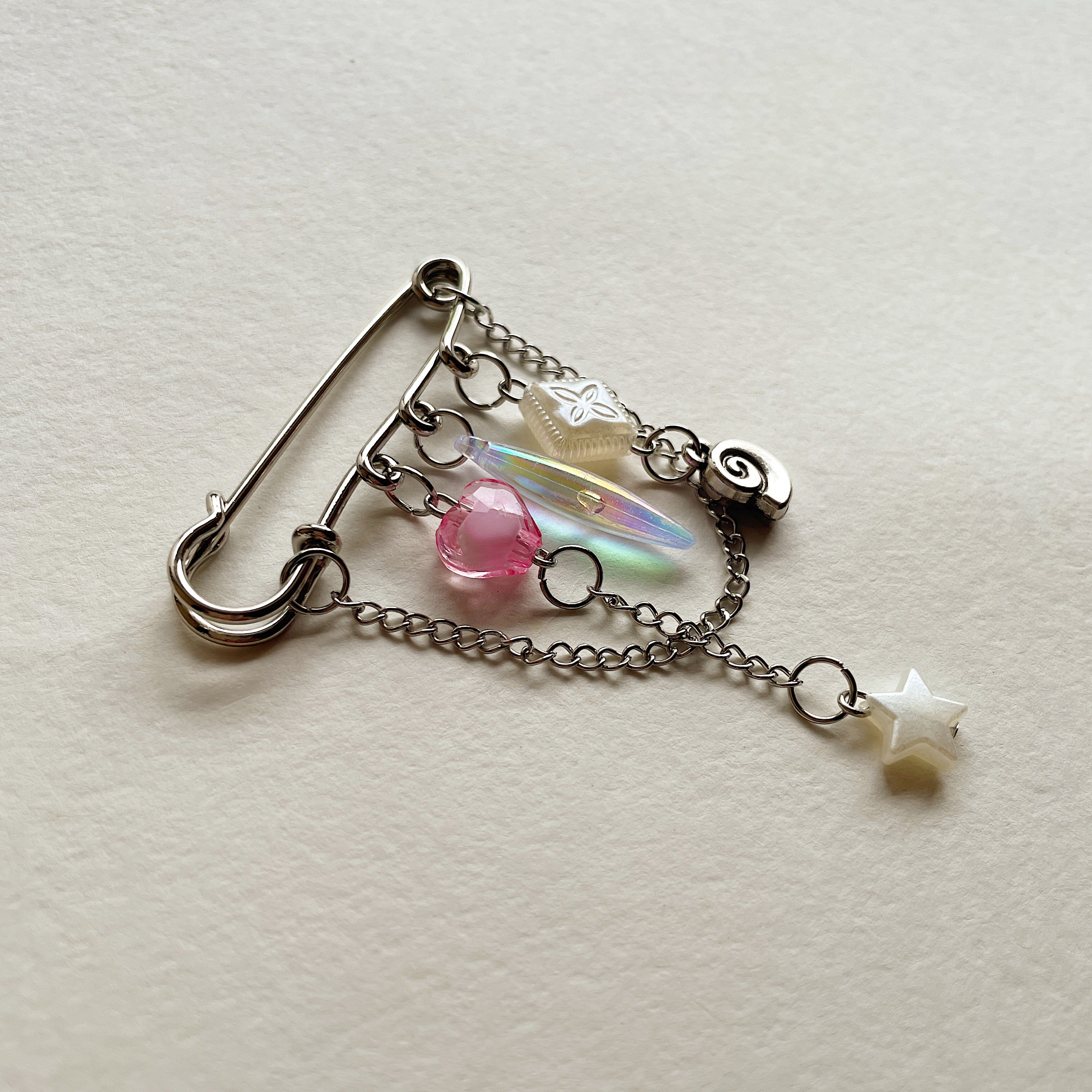 Brooch 01 ✨