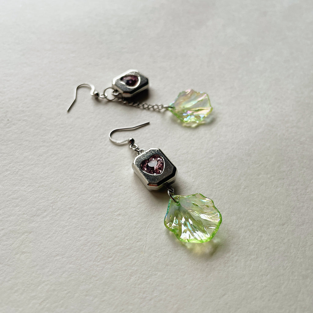 Pink heart + green petal earrings ✨