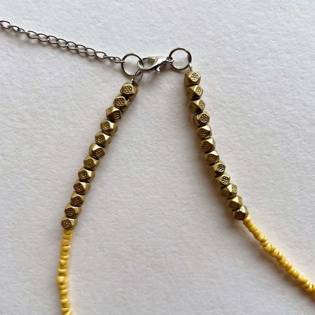 Caramel pine cone pendant necklace ✨