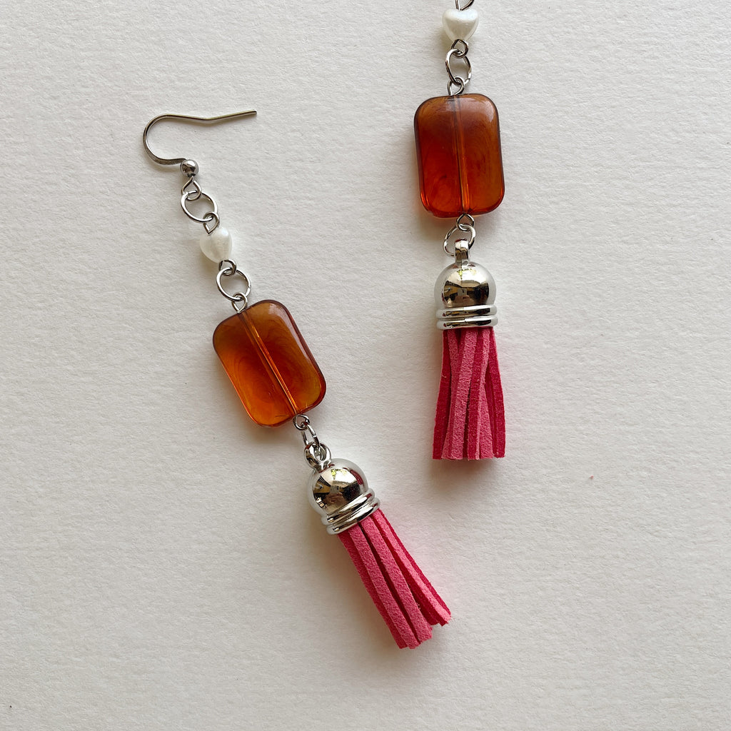 🤍 + caramel + pink tassel earrings ✨