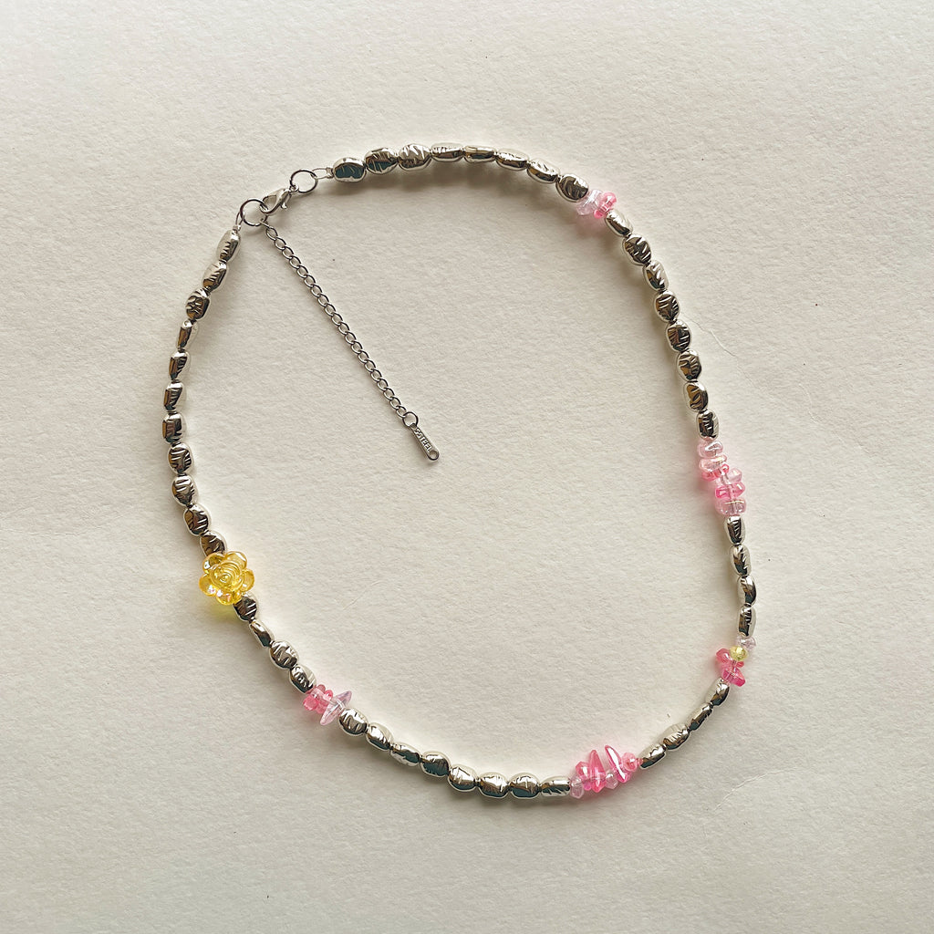 Metallic 🌼 beaded necklace ✨