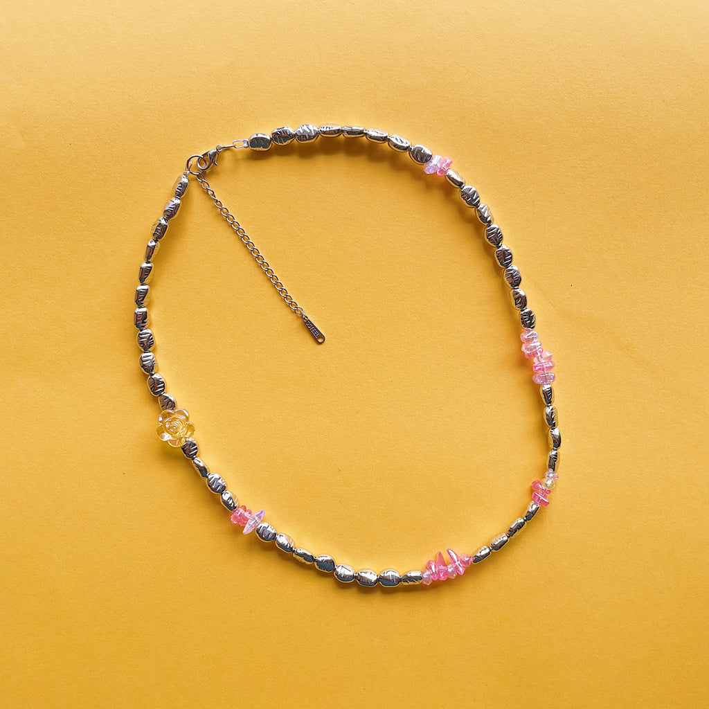 Metallic 🌼 beaded necklace ✨