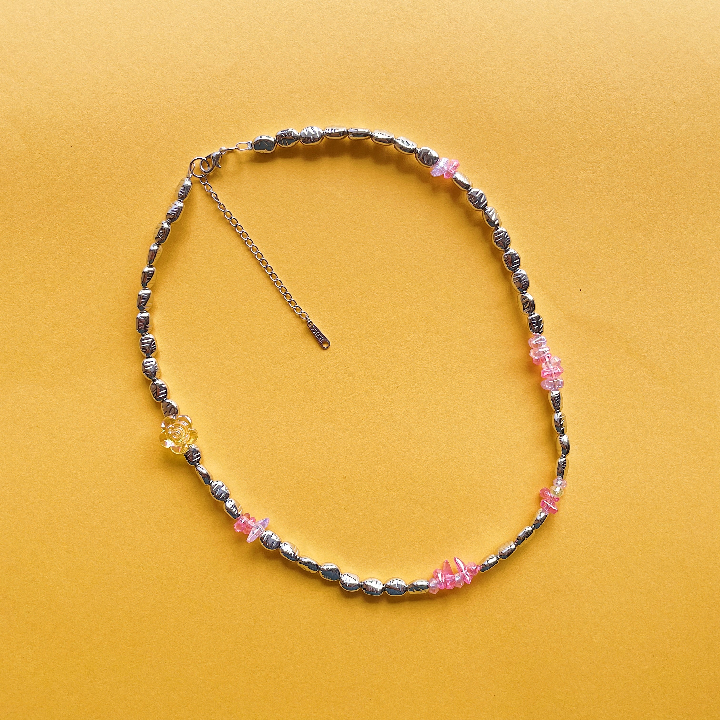 Metallic 🌼 beaded necklace ✨