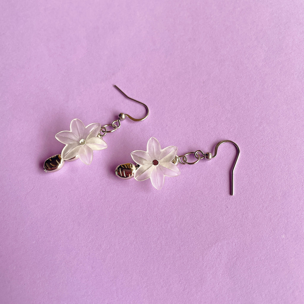 Matte flower earrings ✨