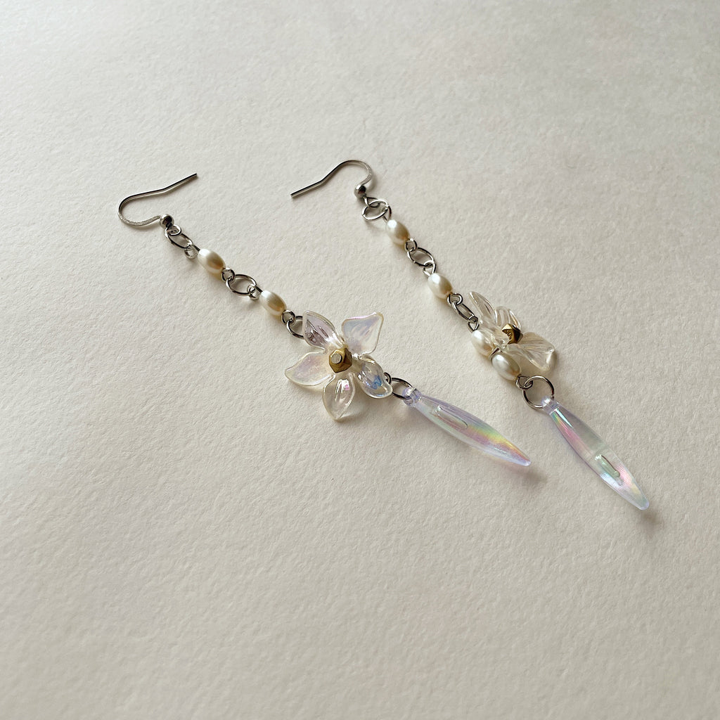 Floral longline earrings ✨