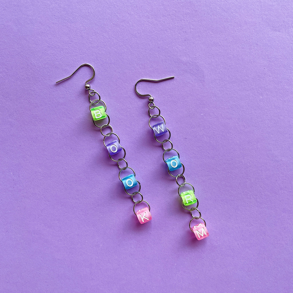 BOOK WORM 🤓 beaded earrings ✨