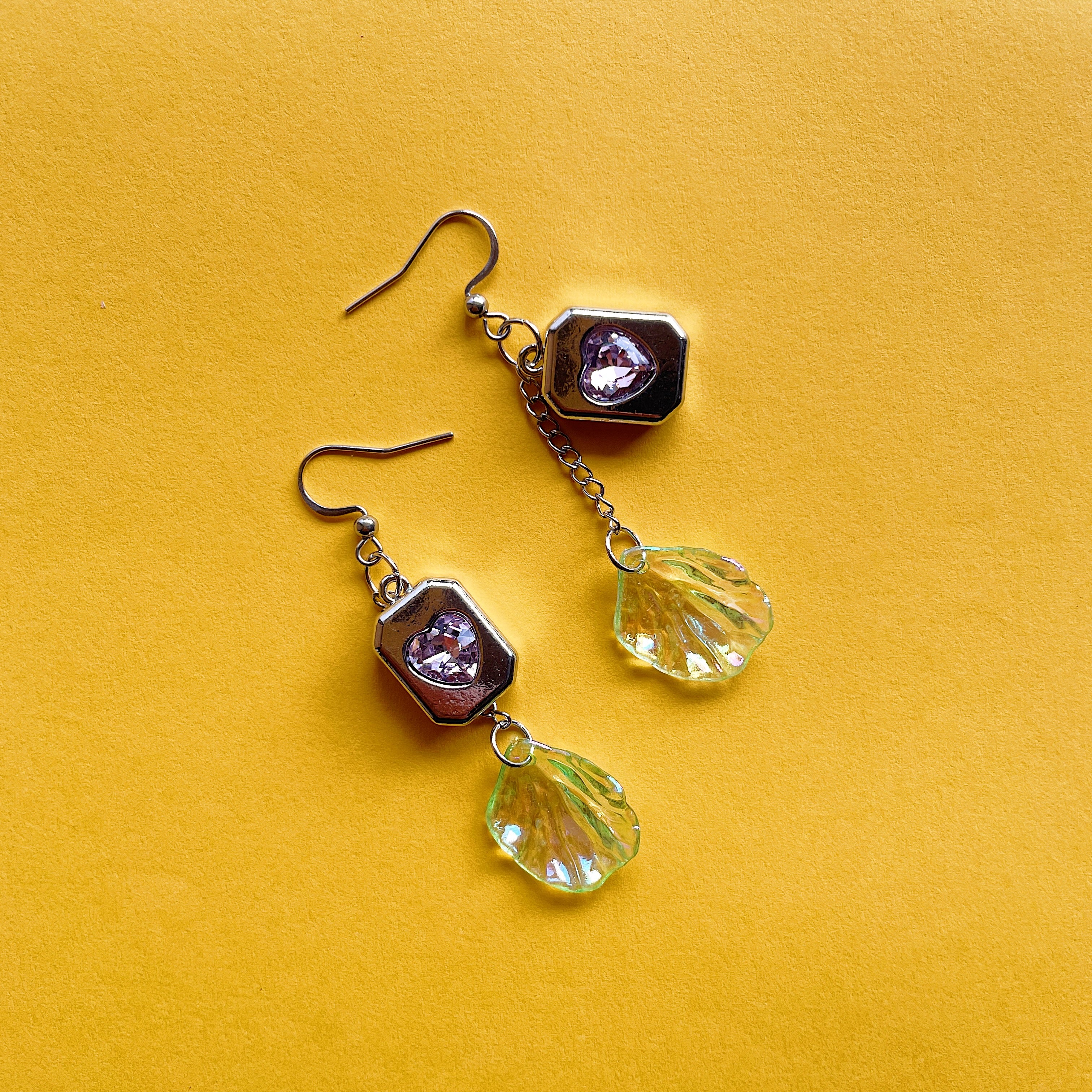 Pink heart + green petal earrings ✨