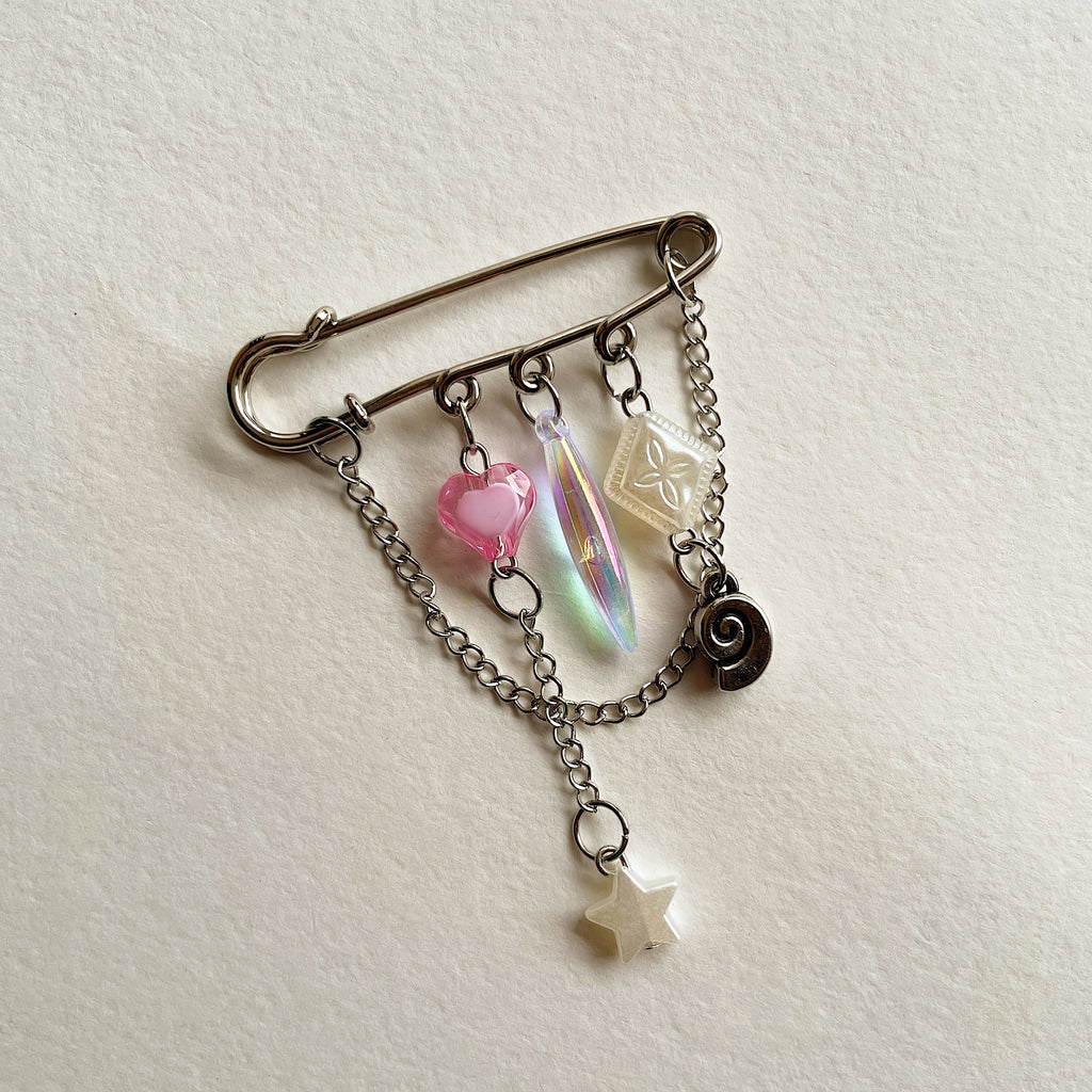 Brooch 01 ✨