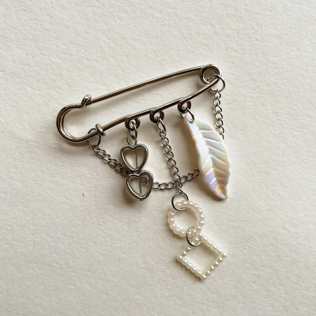 Brooch 05 ✨