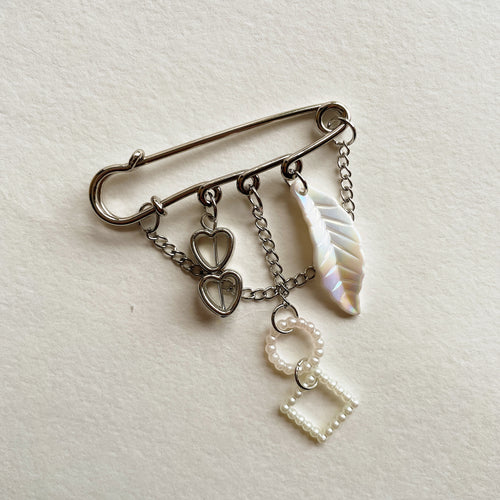 Brooch 05 ✨