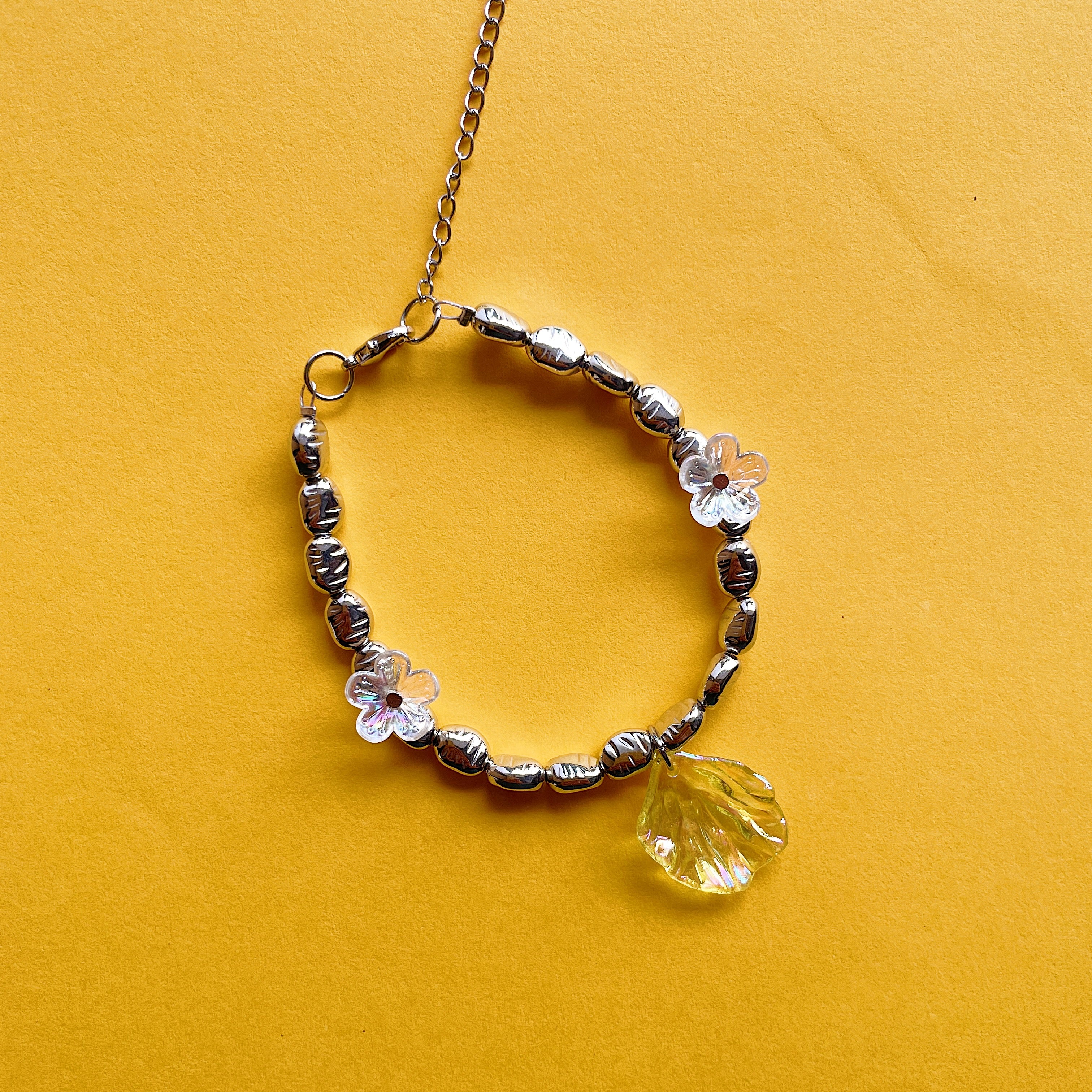 Metallic petal bracelet ✨