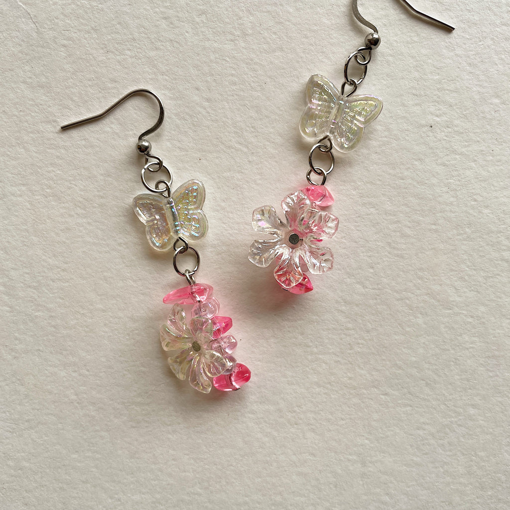 Butterfly floral earrings ✨