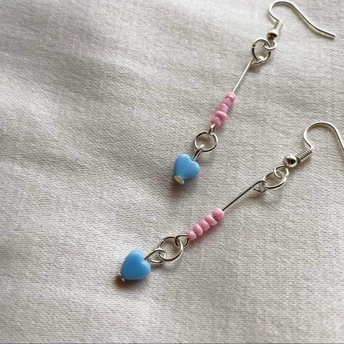 Pink and blue heart beaded earrings ✨
