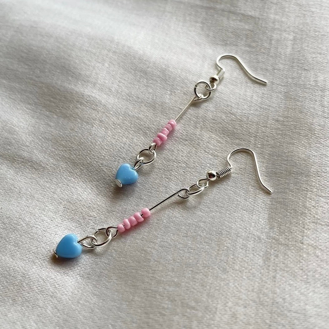 Pink and blue heart beaded earrings ✨