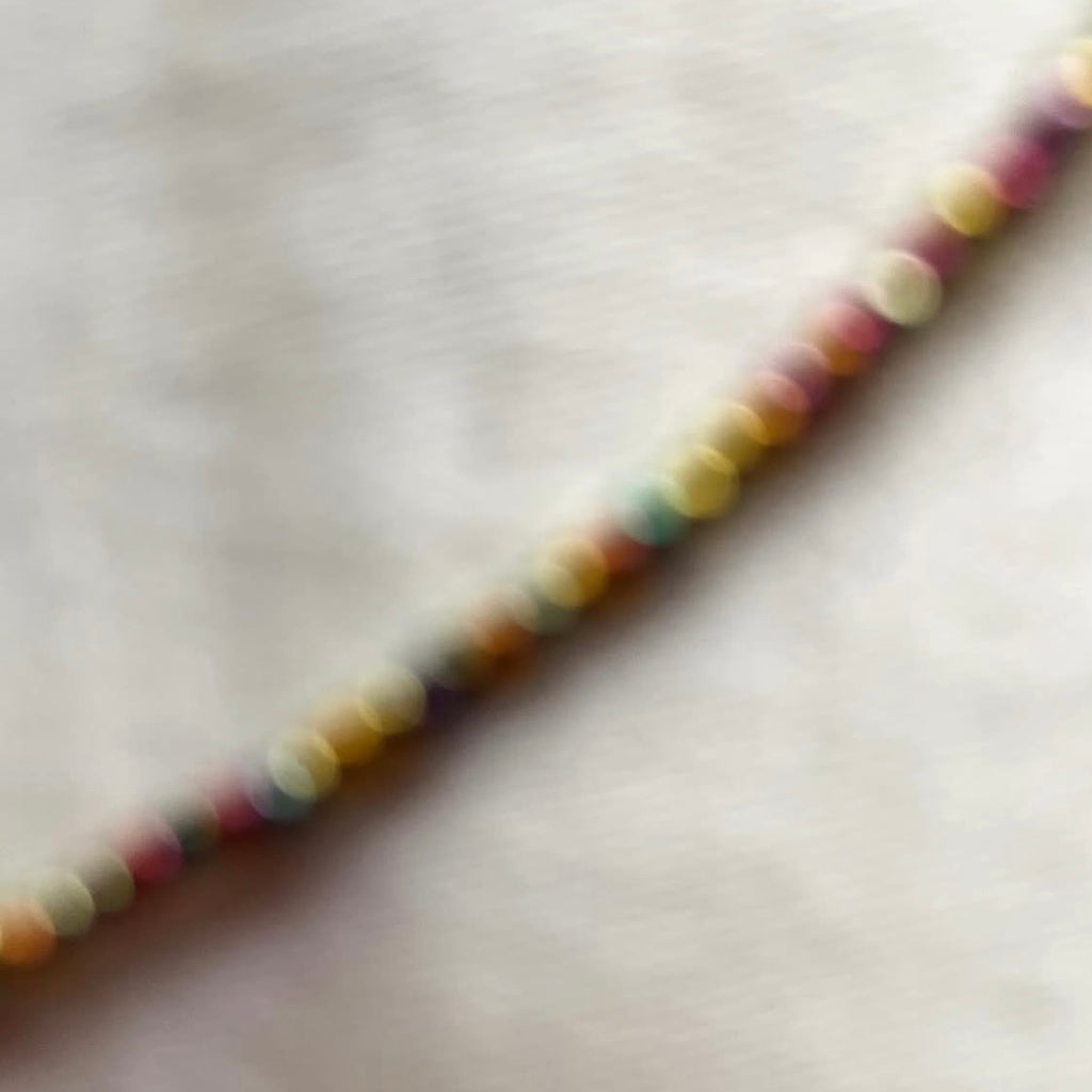 Multicoloured off-white pearl beaded necklace ✨