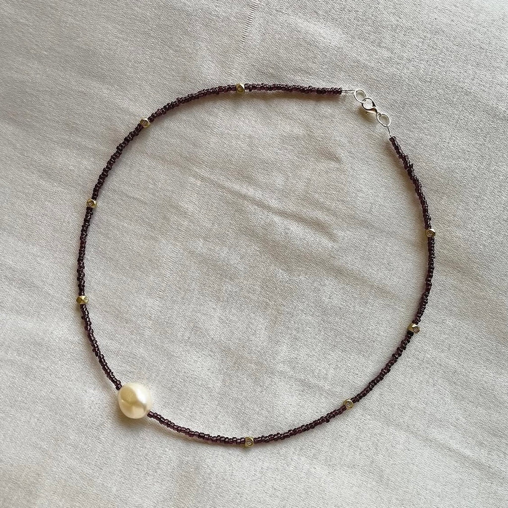 Deep purple & pearl beaded necklace ✨