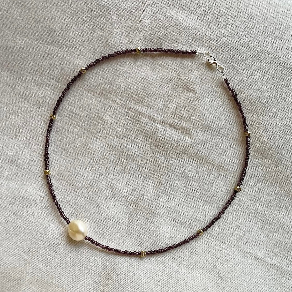 Deep purple & pearl beaded necklace ✨