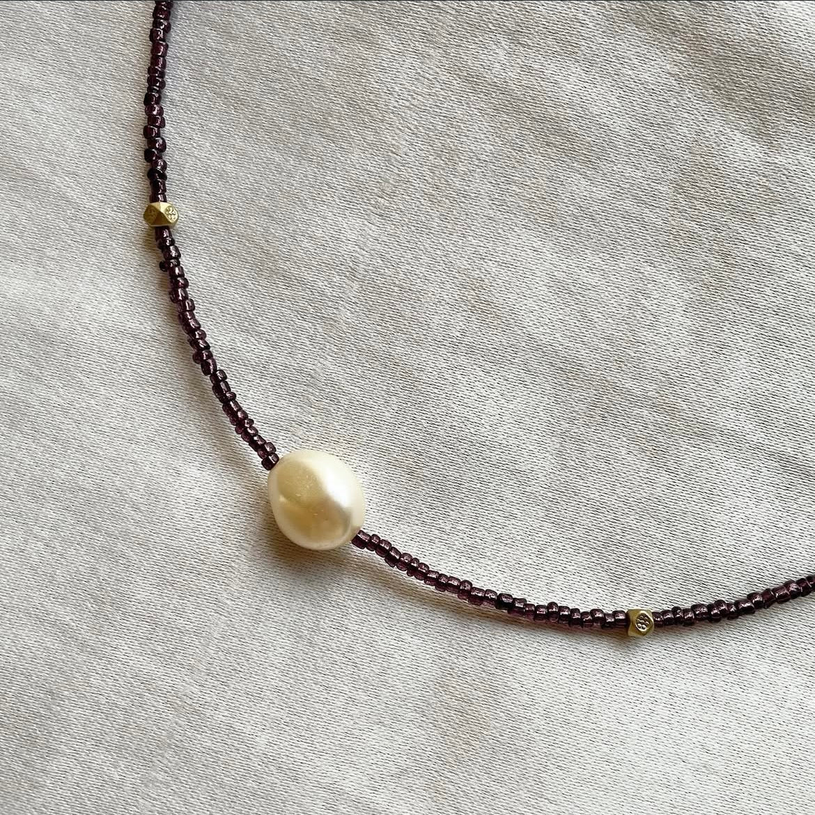Deep purple & pearl beaded necklace ✨