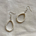 Off-white pearl loop beaded earrings ✨