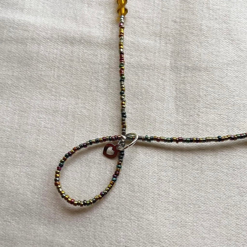 Metallic delicate loop beaded necklace ✨