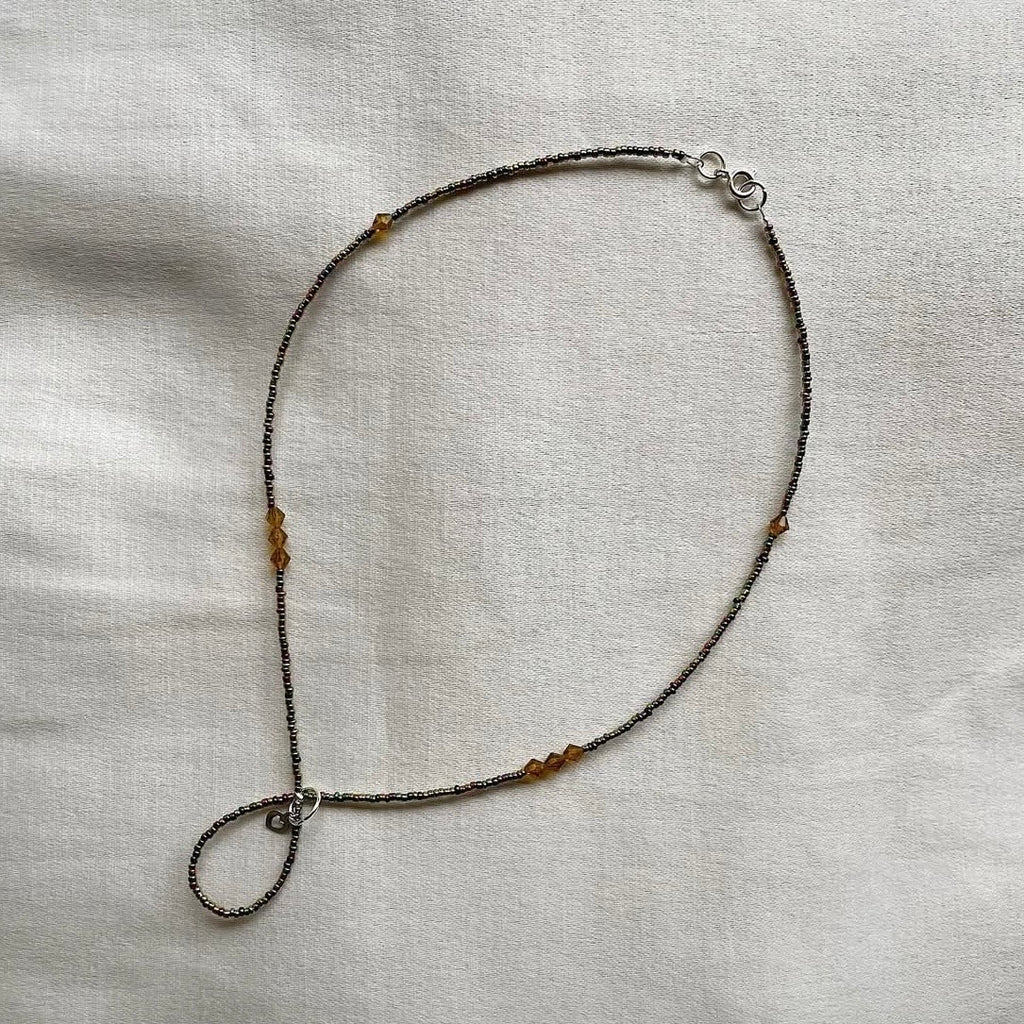 Metallic delicate loop beaded necklace ✨
