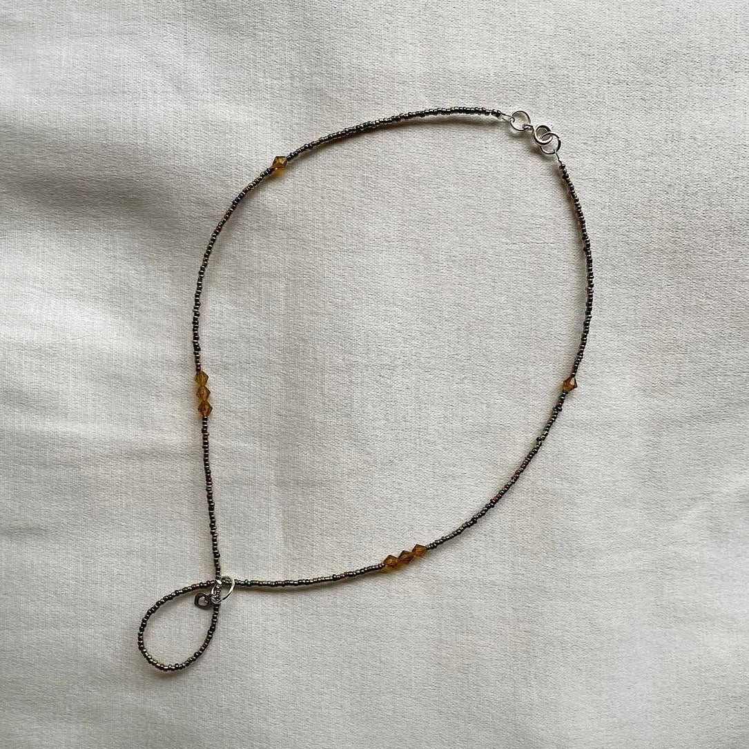Metallic delicate loop beaded necklace ✨