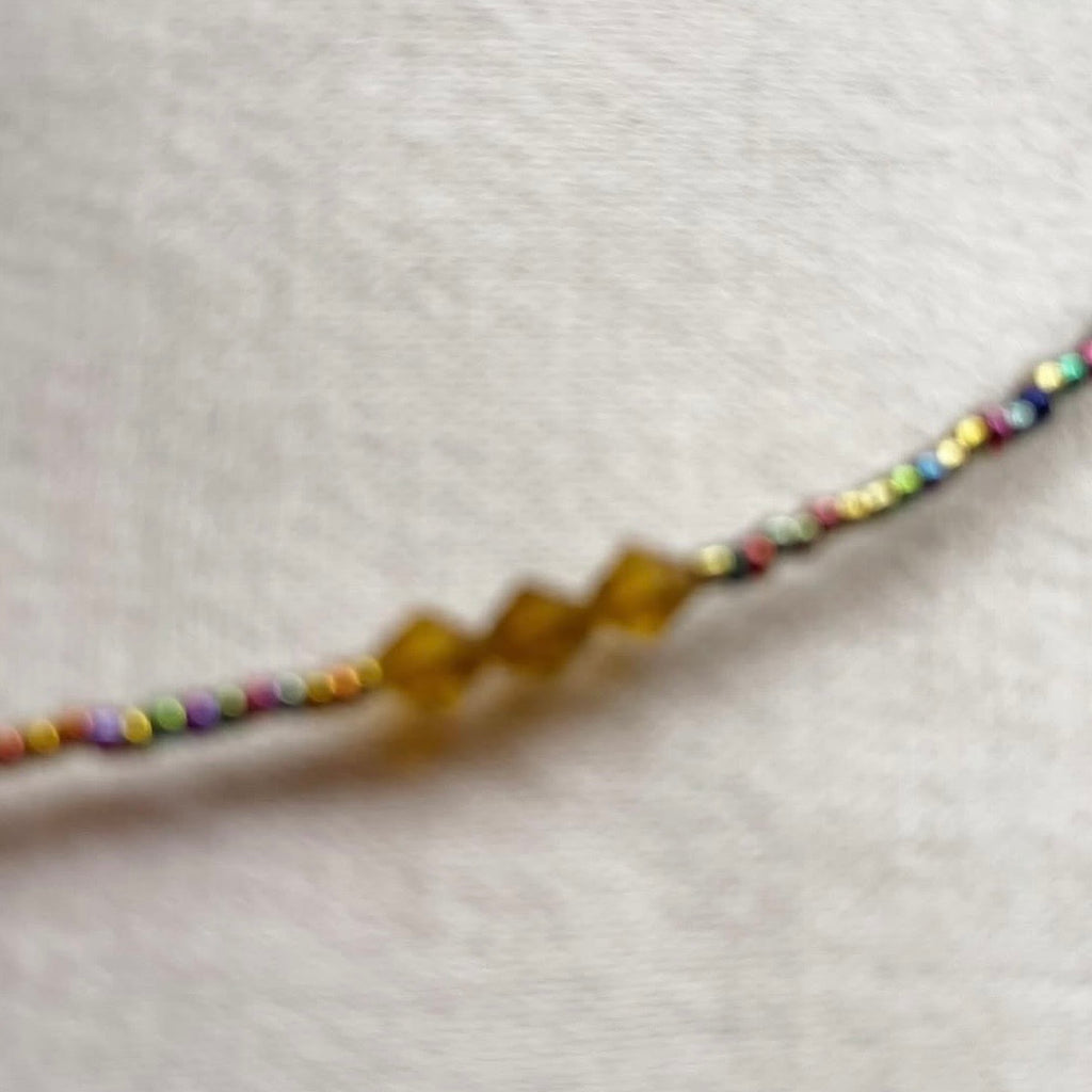 Metallic delicate loop beaded necklace ✨