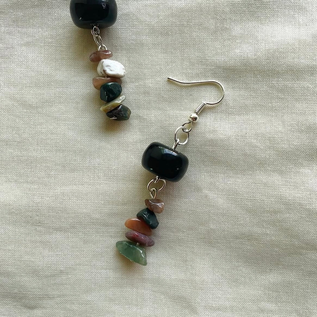 Black & earthy beaded earrings ✨