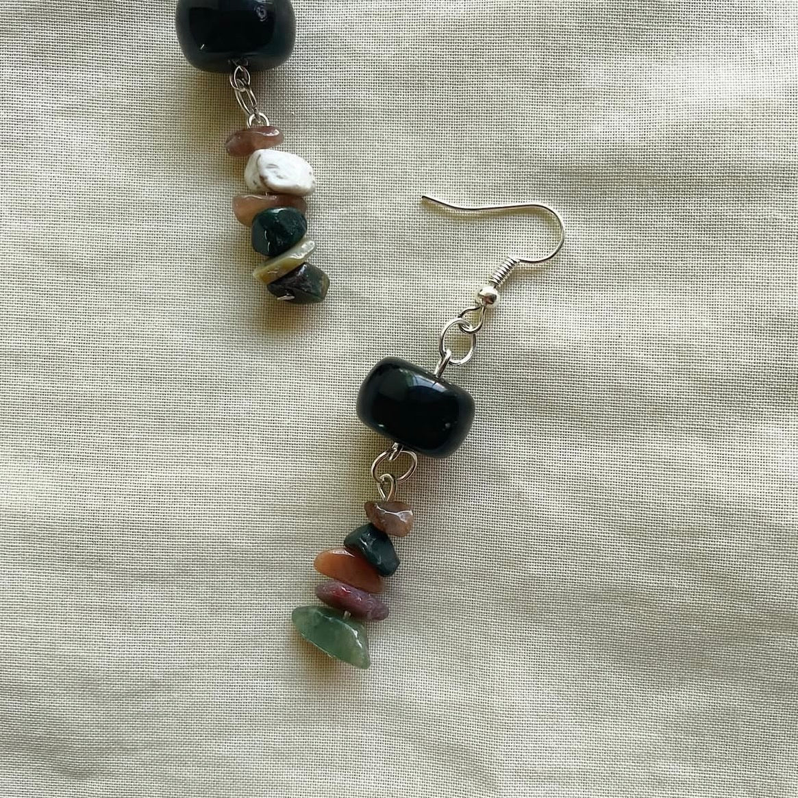 Black & earthy beaded earrings ✨