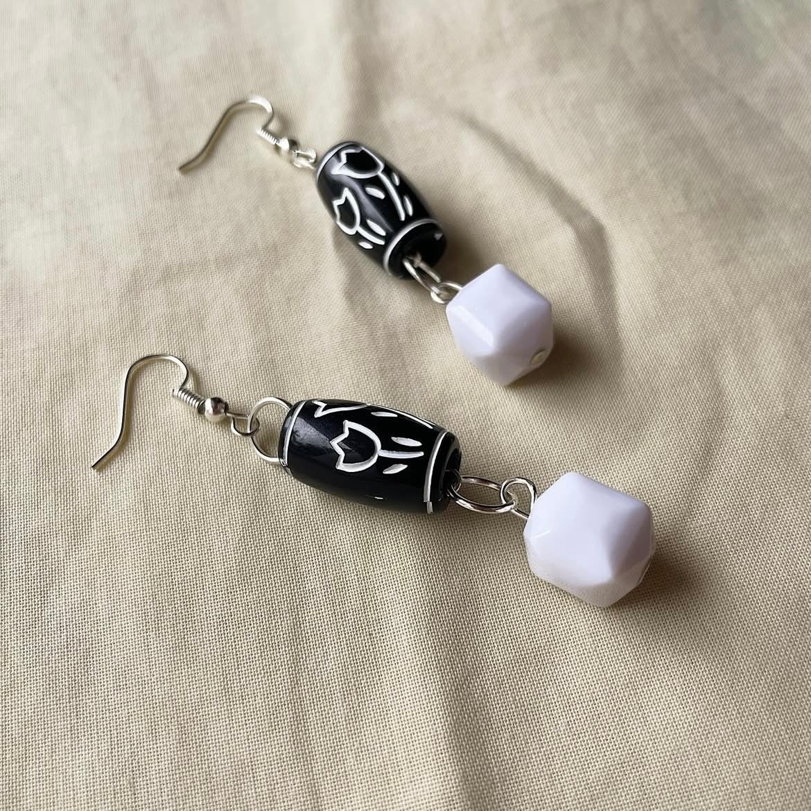 Tulip 🌷and ivory beaded earrings ✨