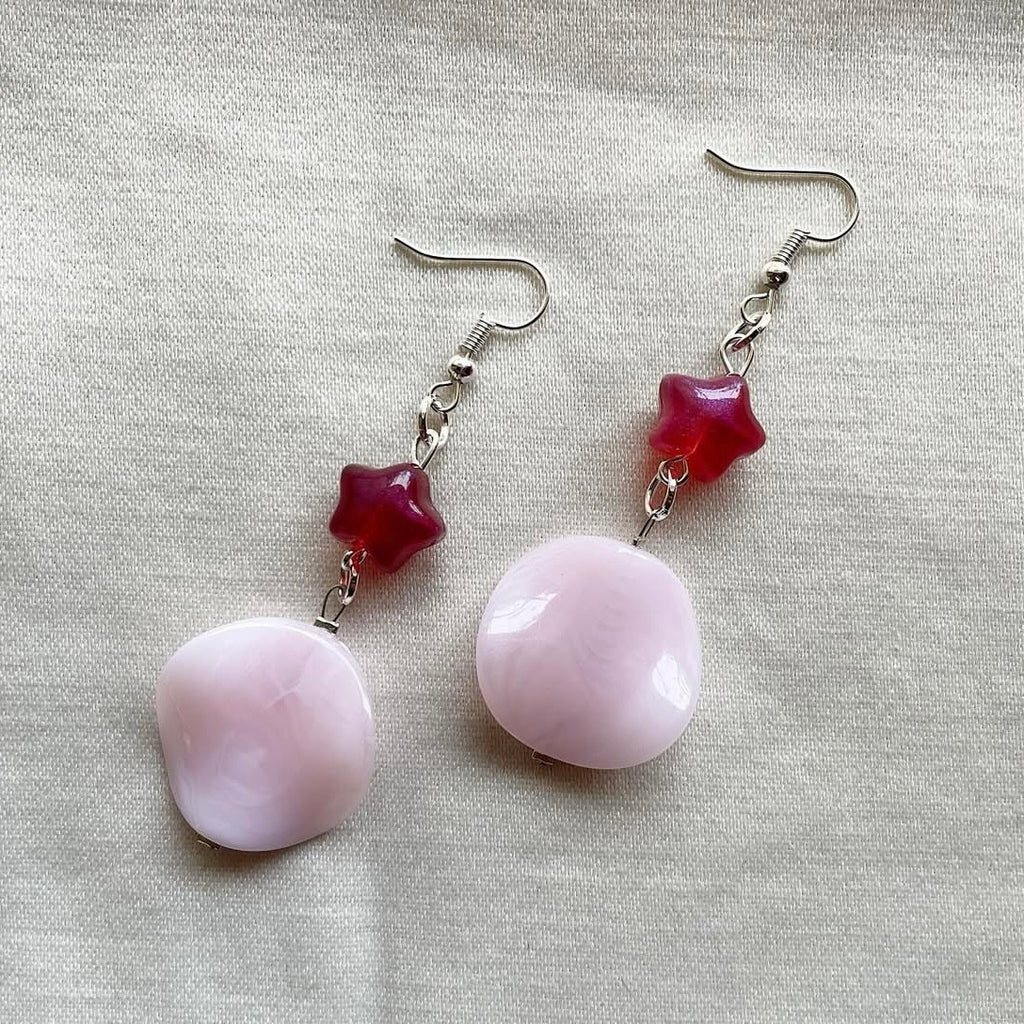 Strawberry and rose petal beaded earrings ✨