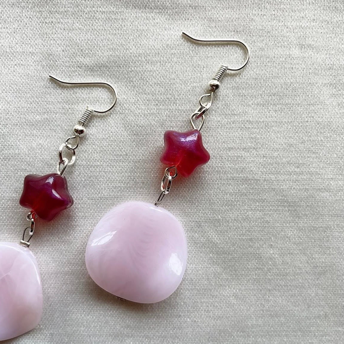 Strawberry and rose petal beaded earrings ✨