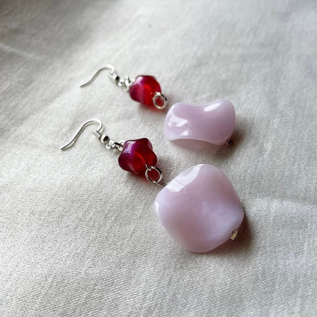 Strawberry and rose petal beaded earrings ✨