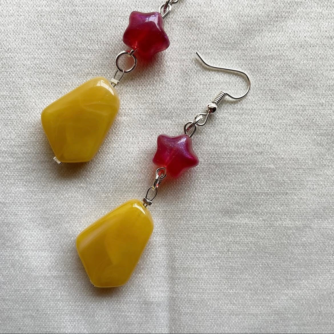 Strawberry and mango dolly beaded earrings ✨