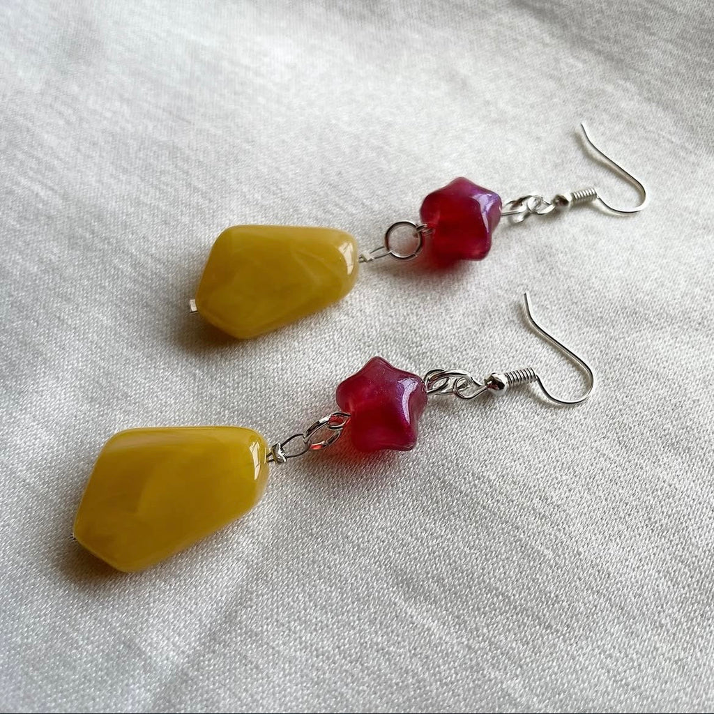 Strawberry and mango dolly beaded earrings ✨