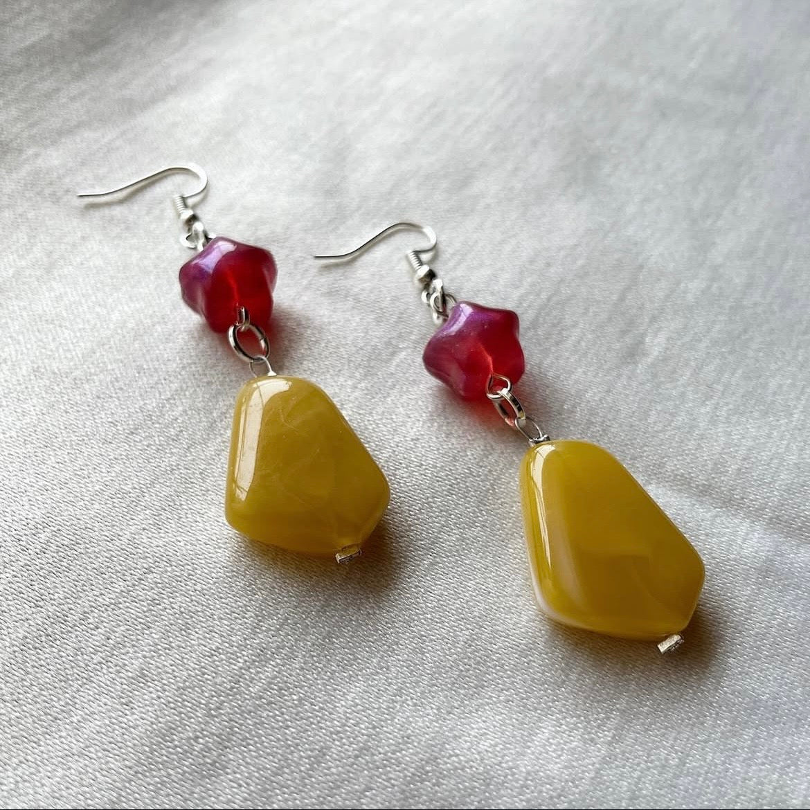 Strawberry and mango dolly beaded earrings ✨