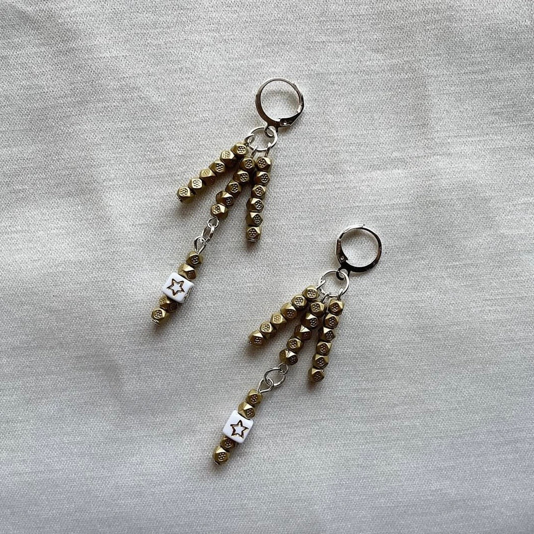 Muted gold ⭐ beaded earrings ✨