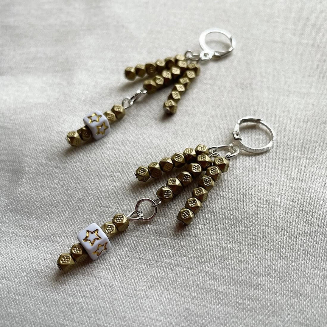 Muted gold ⭐ beaded earrings ✨