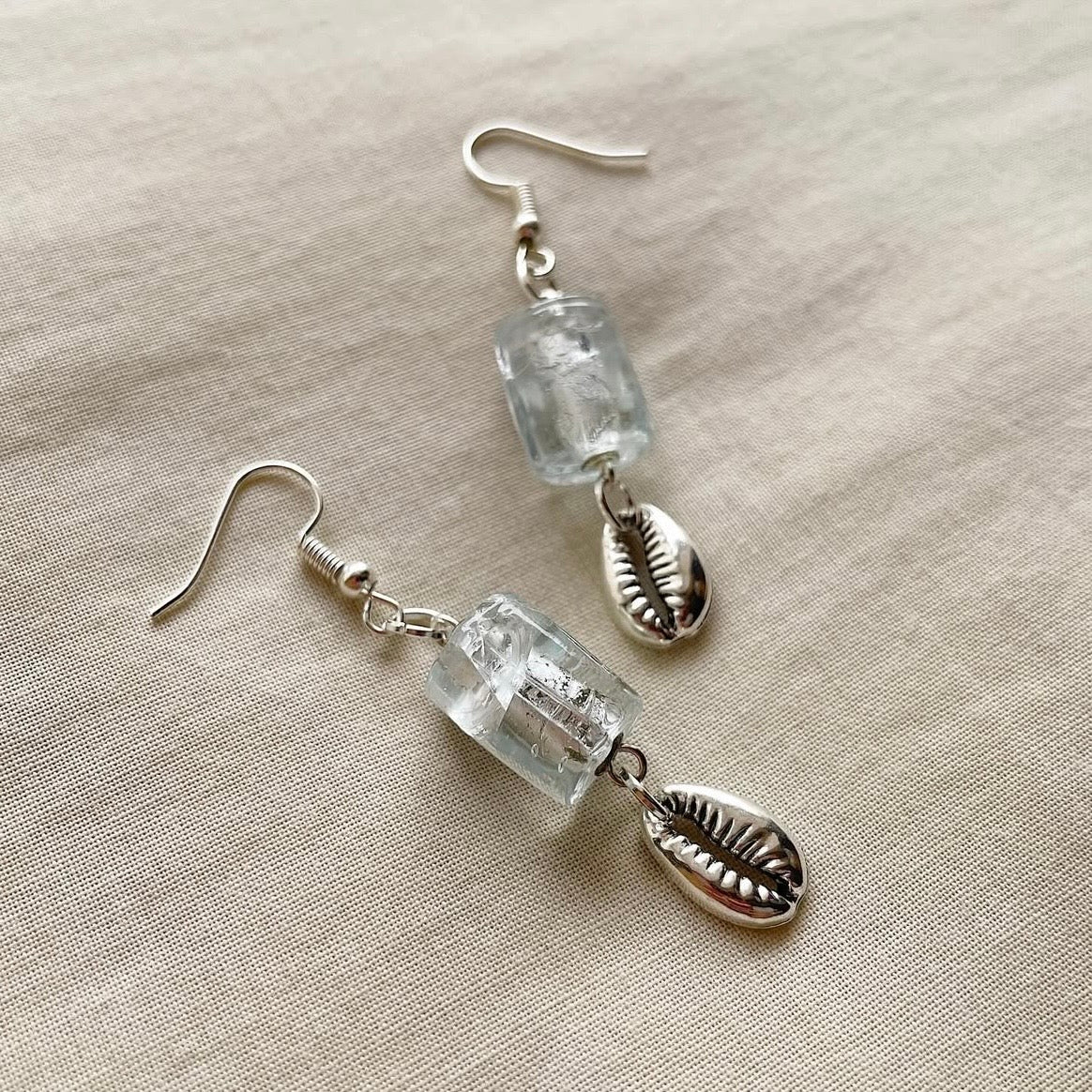 Cowrie beaded earrings ✨