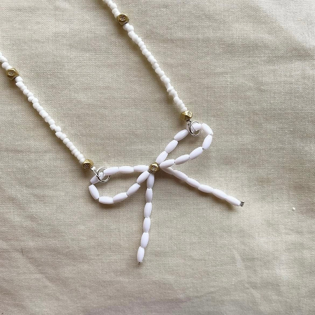 Bow 01 beaded necklace ✨