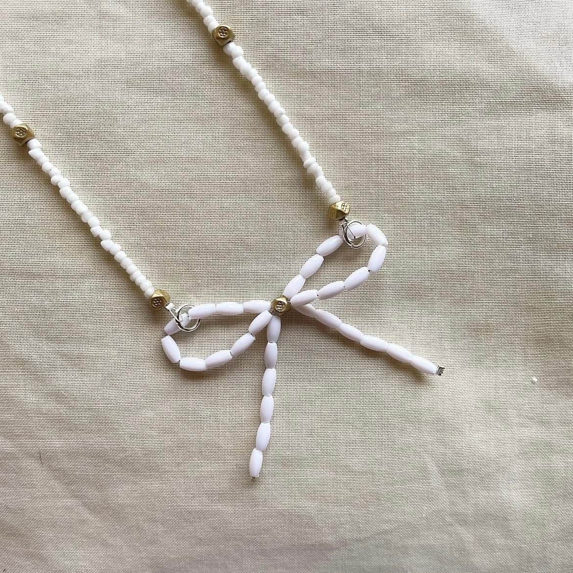 Bow 01 beaded necklace ✨