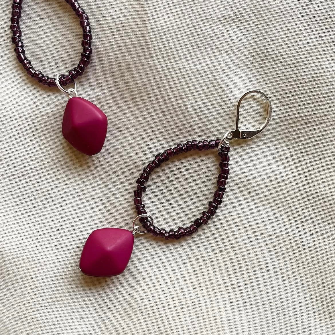 Deep purple ♦️ beaded earrings ✨