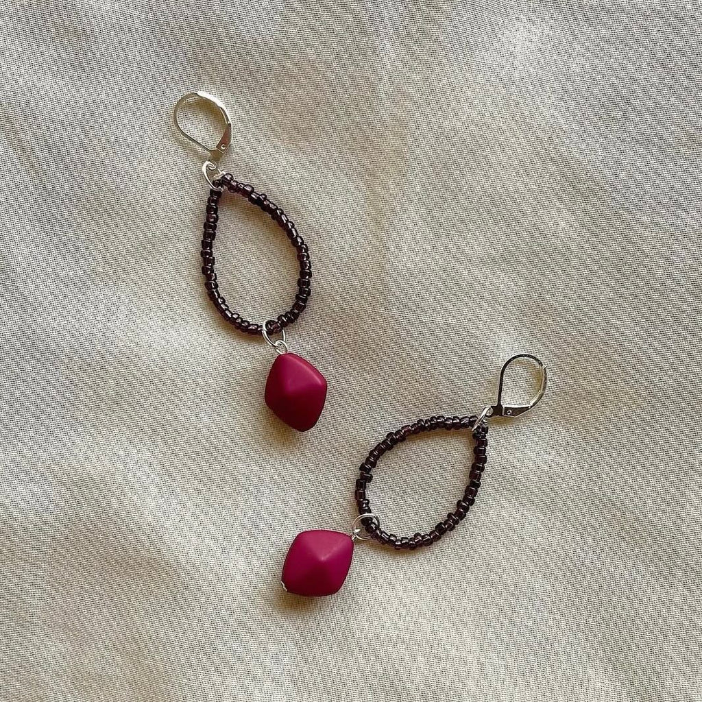 Deep purple ♦️ beaded earrings ✨