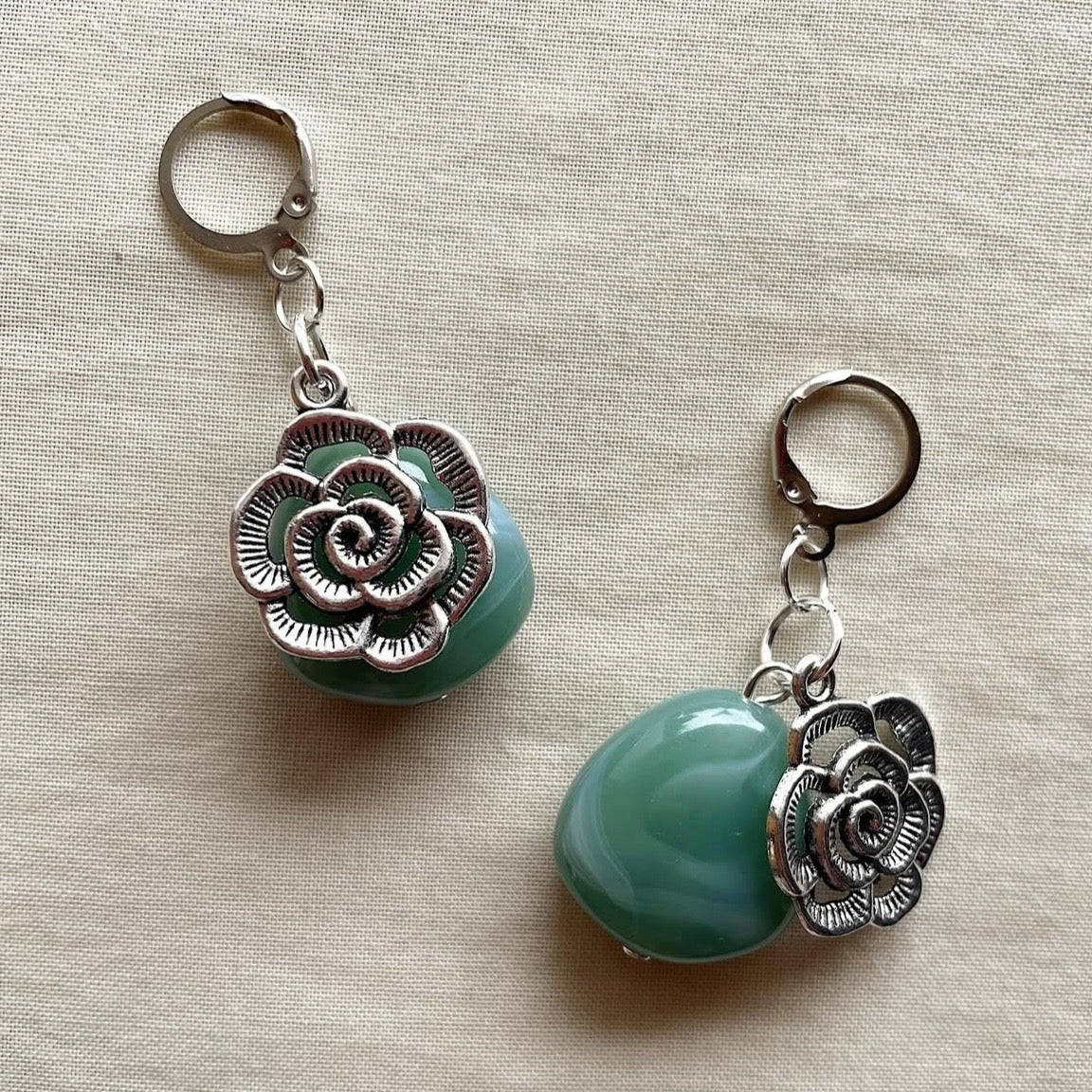 Big rose 02 beaded earrings ✨