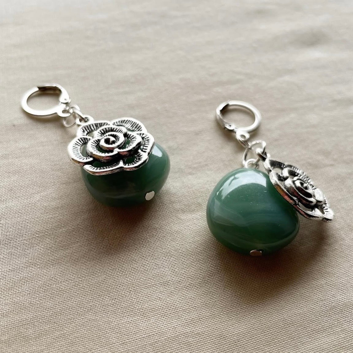 Big rose 02 beaded earrings ✨