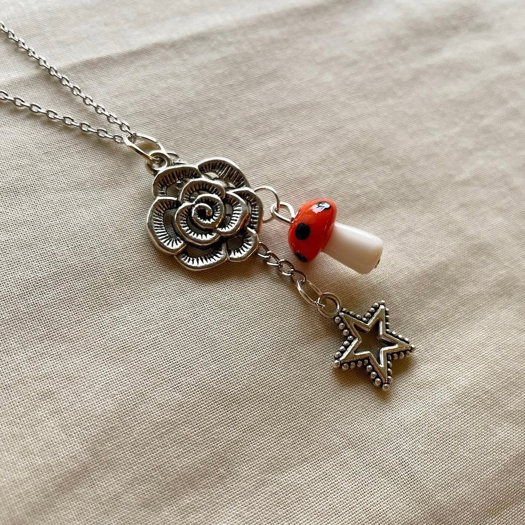 Big rose 🍄 ⭐ pendant necklace ✨